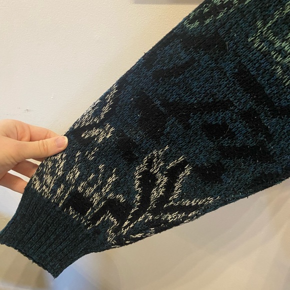 Vintage 90s “Cosby” Inspired Sweater - Picture 3 of 8